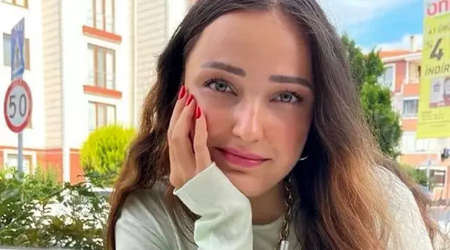 Tatil Dönüşü Facia: Genç Eczacı Begüm Dikmen Hayatını Kaybetti!