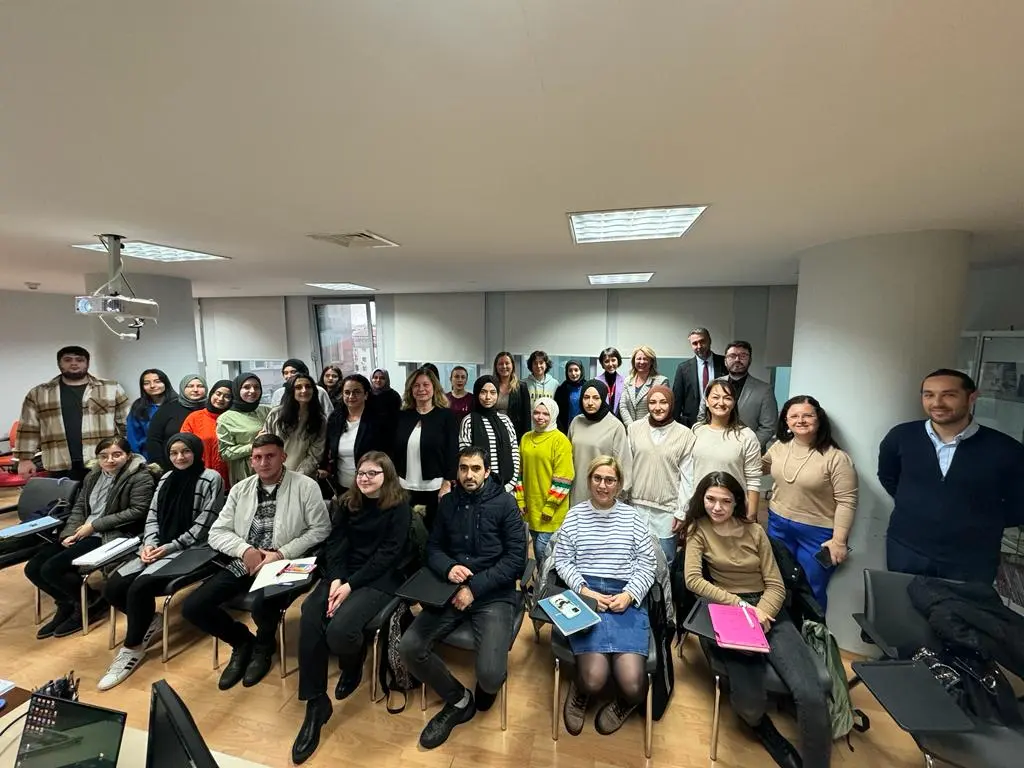 İstanbul Eczacı Odası’nın Destek Personel Eğitimi’nde Dersler Başladı