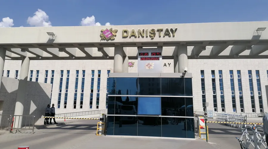 TEİS'in Başvurusu Sonrası Danıştaydan Terapötik Eşdeğer Maddesi İçin Yürütmeyi Durdurma Kararı