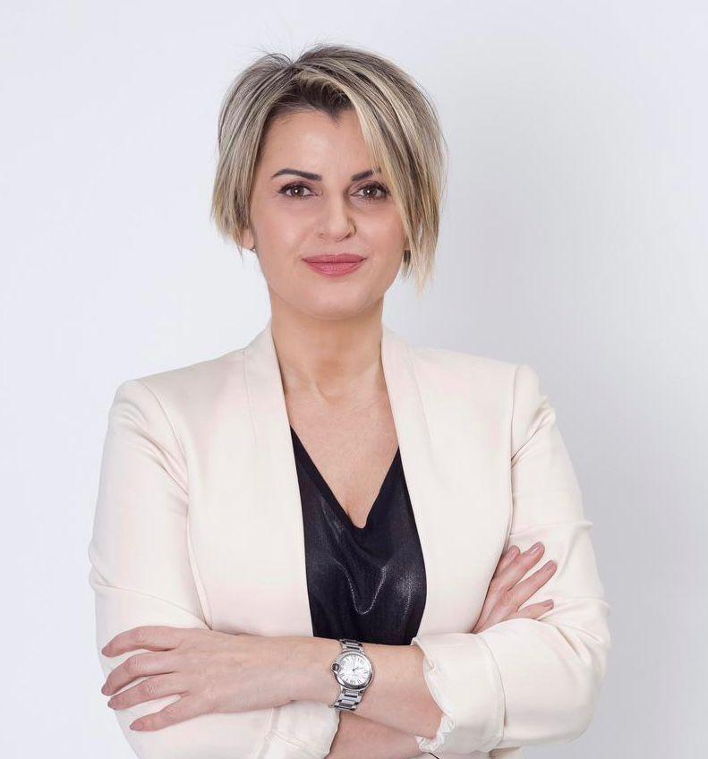 OTC, Aromaterapi ve Dermokozmetik Okullarında Yeni Dönem: Genel Direktör Uzm.Ecz.Ayşegül Birlik oldu.