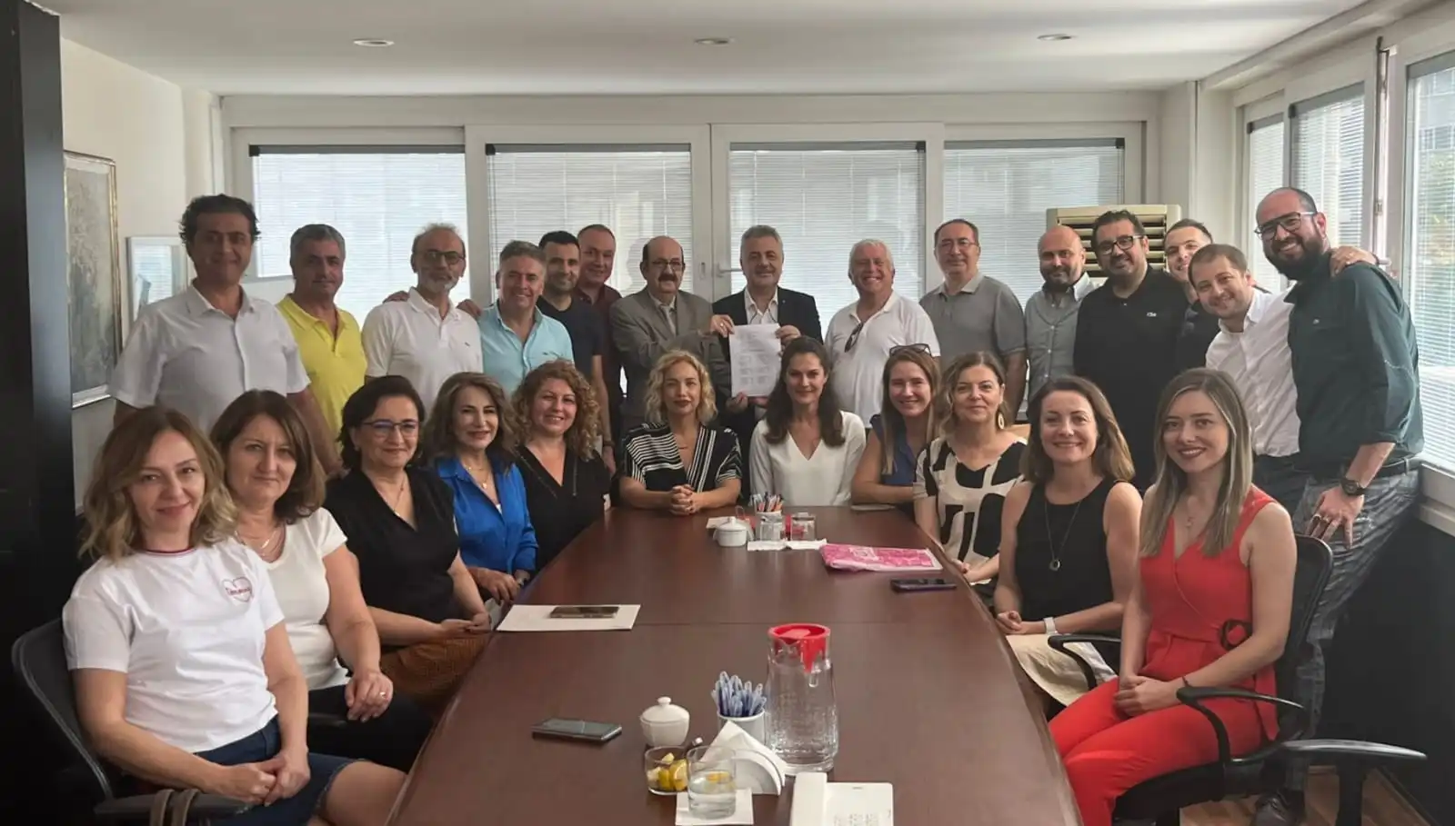 İzmir Eczacı Odasında Görev Dağılımı Gerçekleşti