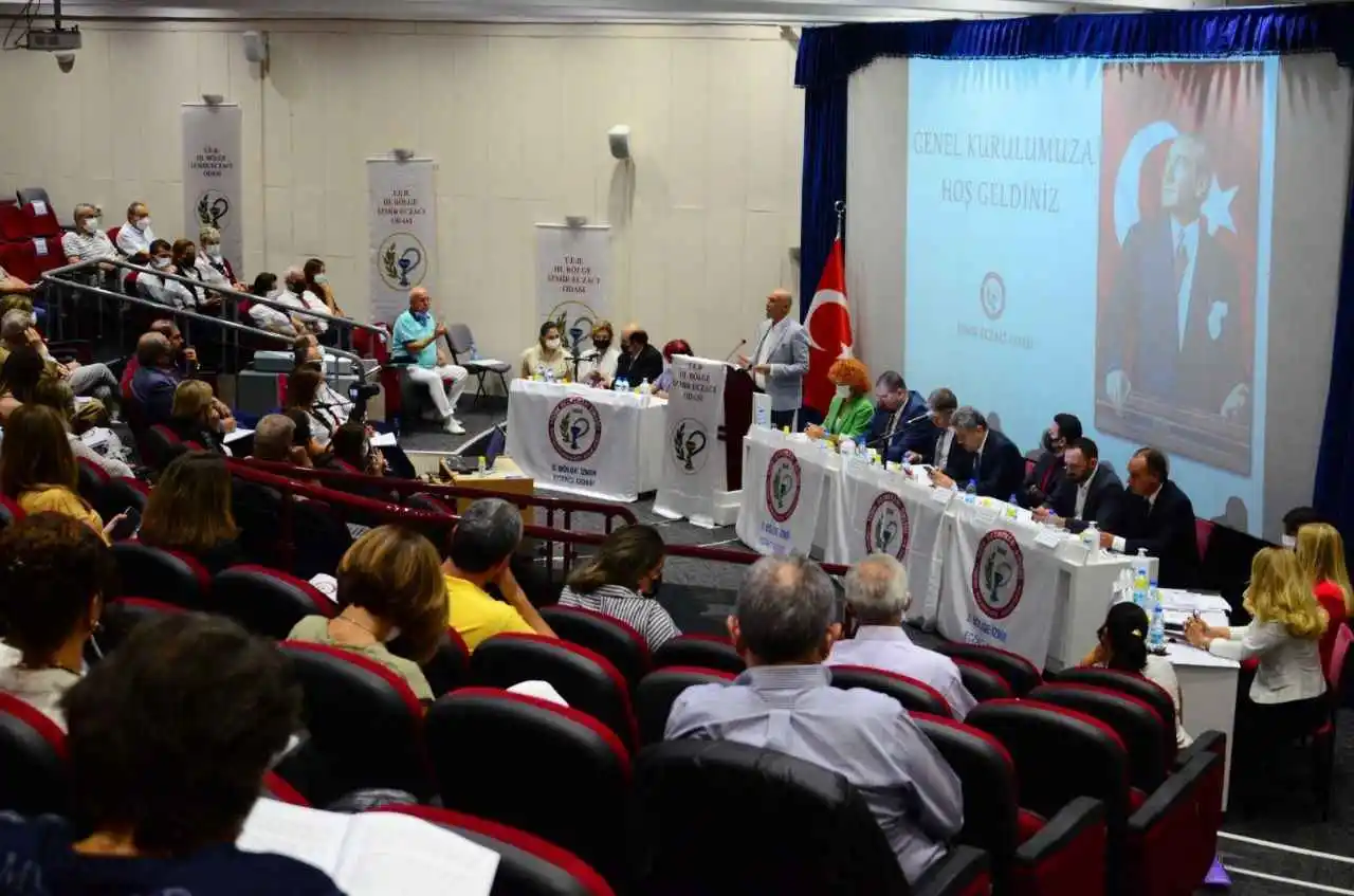 İzmir Eczacı Odası 3 Adayla Seçime Gidiyor