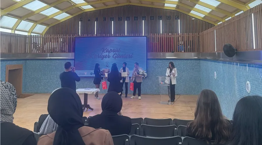 Eczacılık Fakültesi Öğrencileri "Kapsül Kariyer Günlerin'de" buluştu!