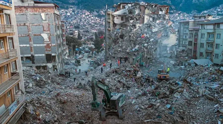 Deprem Bölgesinde Afet Durumu Sağlık Uygulamaları Uygulanmaya Devam Edecek