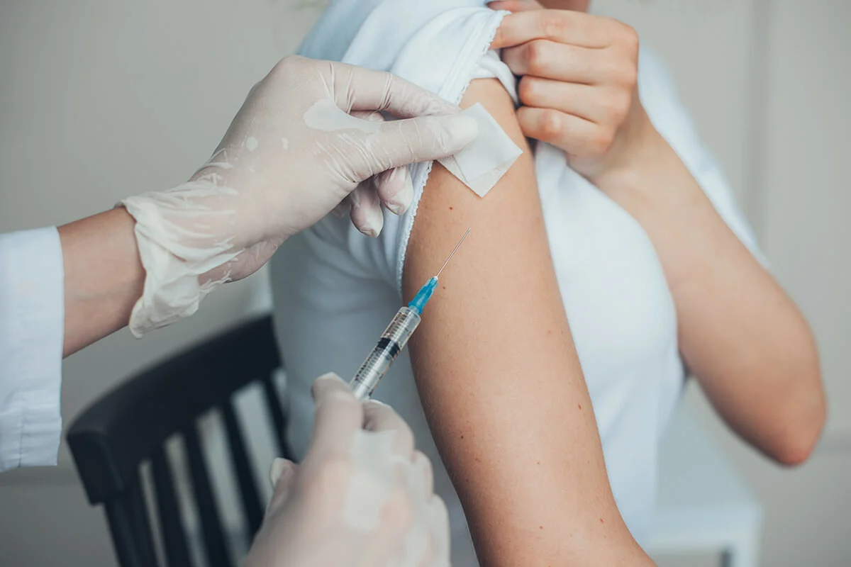 HPV Aşısıyla Hem Hastalıktan Hem Kanserden Korunabilirsiniz