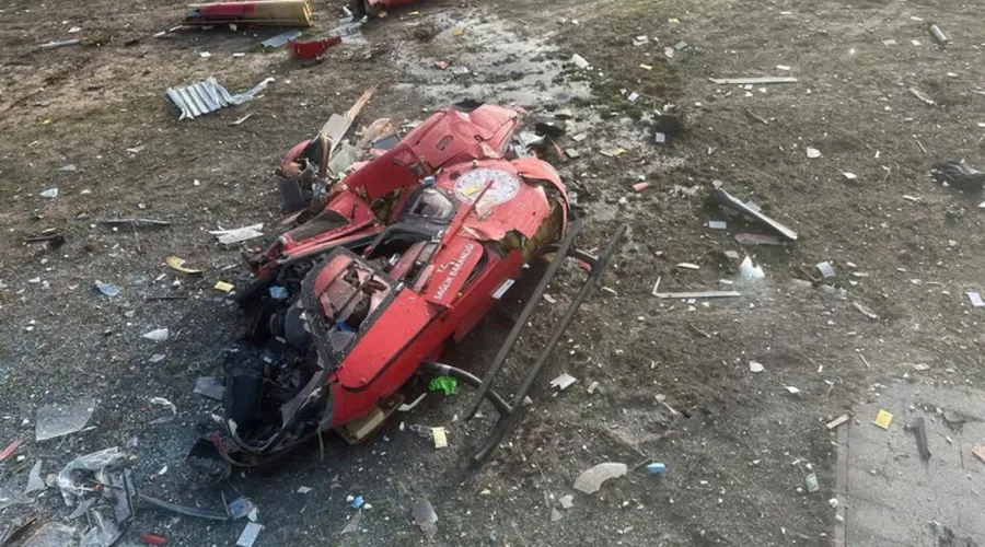 Ambulans Helikopter Hastaneye Çarparak Düştü, Dört Kişi Hayatını Kaybetti